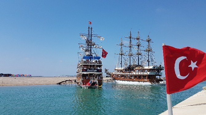 Prof. Dr. Balık’tan, Manavgat Irmağı’ndaki Teknelere Anket