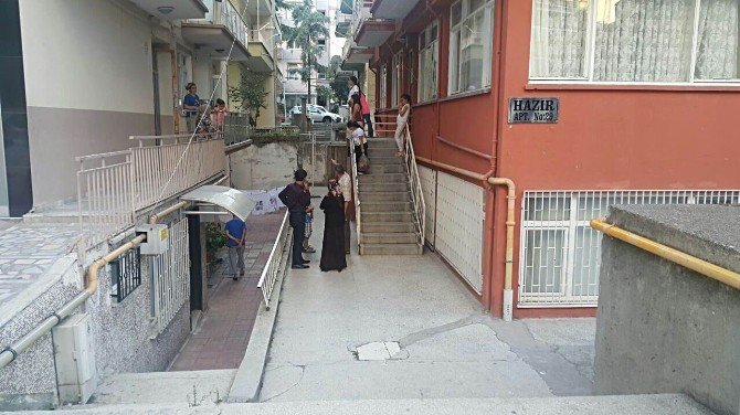 Yüksekten Düşen Çocuk Hastaneye Kaldırıldı