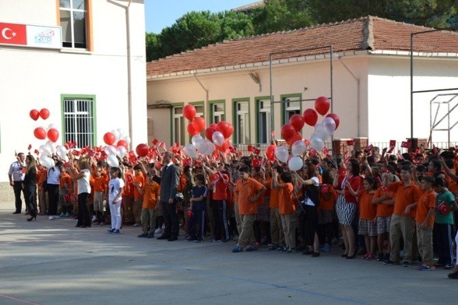 Biga’da 13 Bin Öğrenci Ders Başı Yaptı
