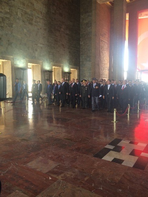 İçişleri Bakanı Soylu, 19 Eylül Gaziler Günü’nde Anıtkabir’i Ziyaret Etti