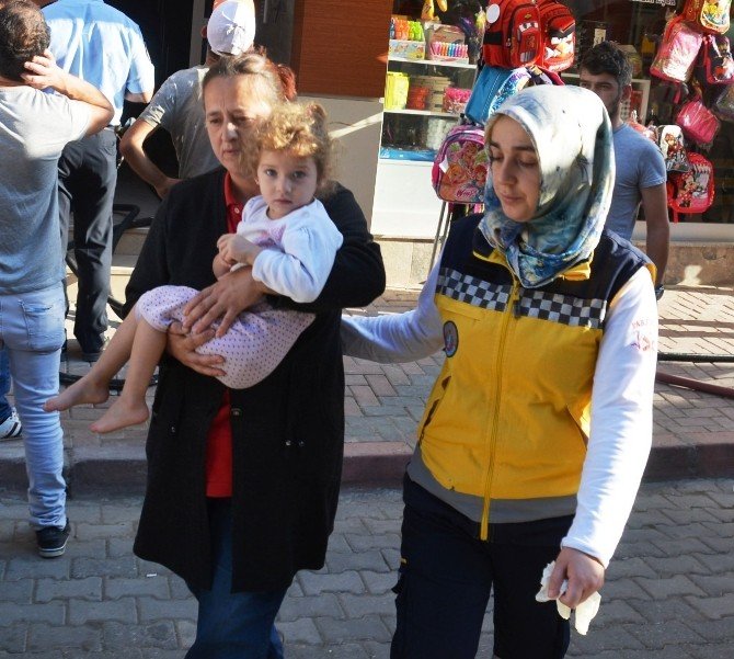 2,5 Yaşındaki Çocuk Yangından Son Anda Kurtarıldı