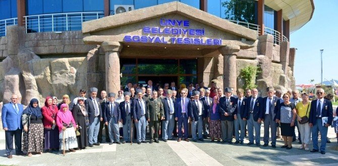 Ünye Belediyesi’nden Şehit Ve Gazi Ailelerine Yemek