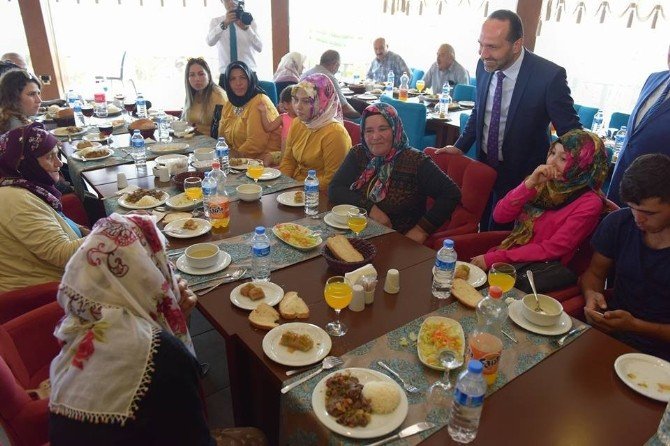 Ünye Belediyesi’nden Şehit Ve Gazi Ailelerine Yemek