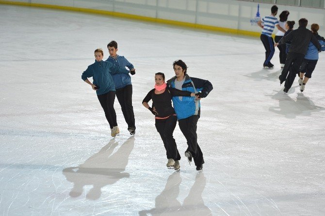 Buz Salonu Açılıyor