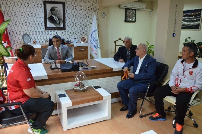 Görme Engelli Milli Sporcunun Azmi Türkiye’ye Madalya Kazandırdı