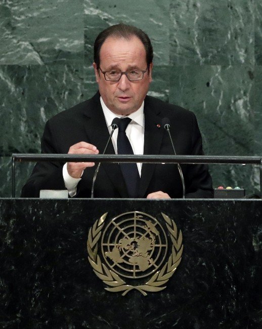 Hollande: “Suriye Trajedisi, Tarihe Rezalet Olarak Geçecek”