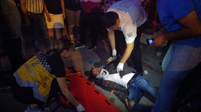 Zonguldak’ta Motosiklet Hafif Ticari Araca Çarptı: 2 Yaralı