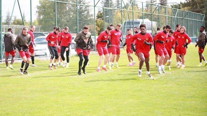Eskişehirspor, Ümraniyespor İle Yapacağı Maçın Hazırlıklarını Sürdürüyor