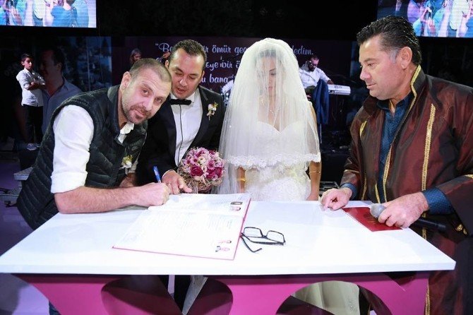 Nejat İşler Bodrum’da Nikah Şahitliği Yaptı