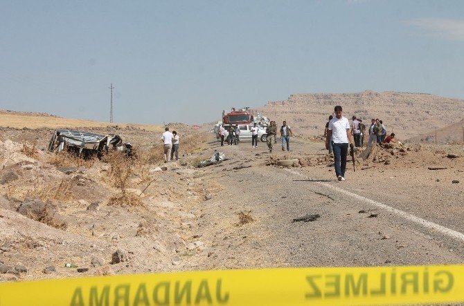 Derik’te Minibüsün Geçişi Sırasında Patlama: 3 Şehit, 7 Yaralı