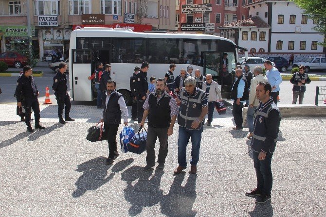 Çorum’da Fetö’den Gözaltına Alınan 23 Kişi Adliyeye Sevk Edildi