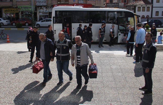 Çorum’da Fetö’den Gözaltına Alınan 23 Kişi Adliyeye Sevk Edildi