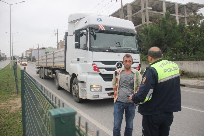 Tır’ın Çarptığı Yaya Hayatını Kaybetti