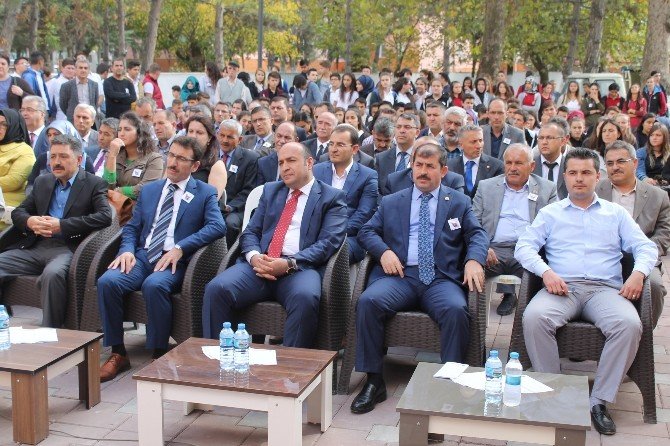 "Çemberimde Gül Oya" Sergisi Bursa’da