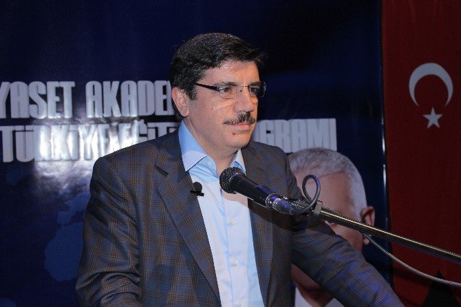 Ak Parti Genel Başkan Yardımcısı Aktay: "Üniversite Eliyle Güçlü Bir Vatandaş Tipine Ulaşabiliriz"