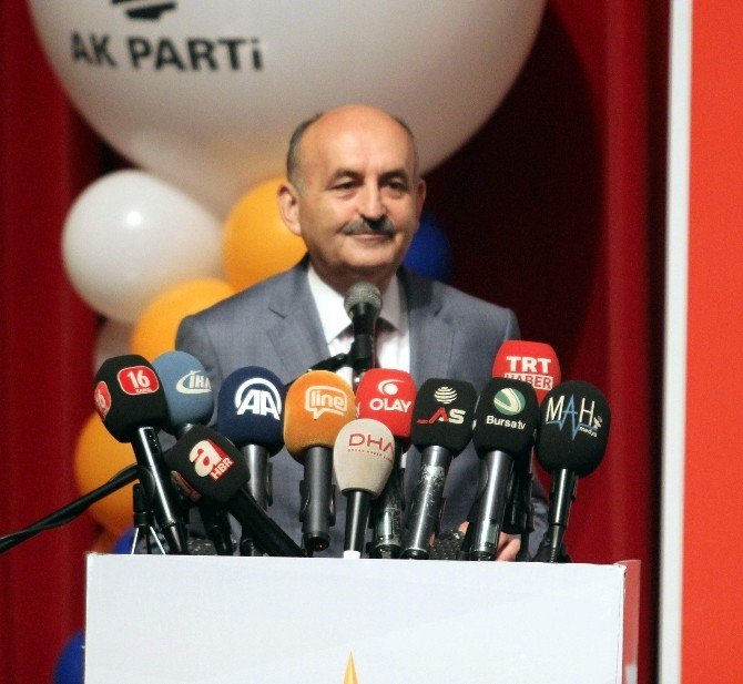 Müezzinoğlu: “Mağdur Olan 462 Kişi Görevine İade Edildi”