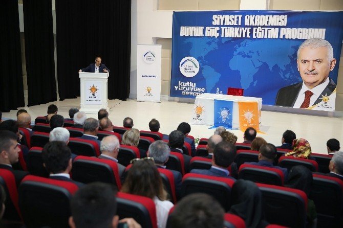 Bakan Kılıç 17. Dönem Ak Parti Siyaset Akademisi’nde Konuştu