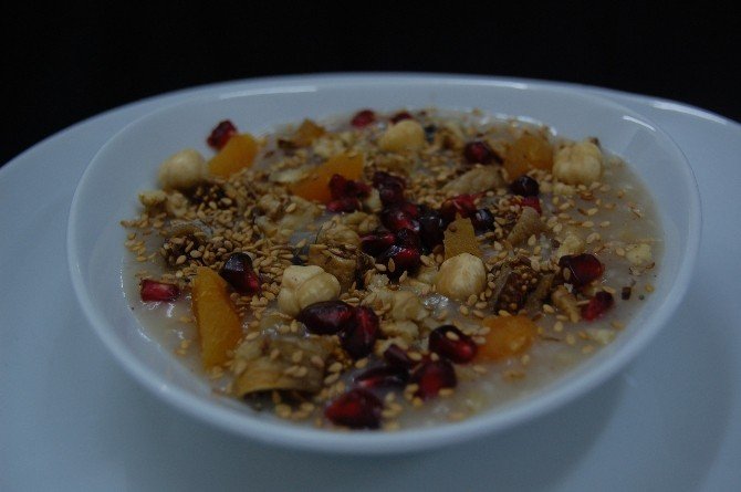 Uzmanında Sağlıklı Bir Tatlı Olan ‘Aşure’ Tarifi