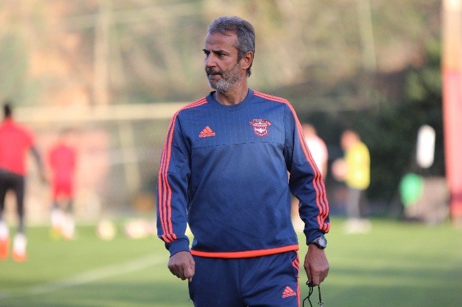 Kartal: "Milli Takımda Bazı Şeyler Tekrar Gözden Geçirilmeli"