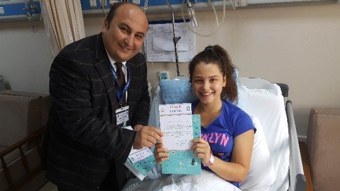 Ameliyat Olan Çocuklara Başhekimden ’Cesur Çocuk Sertifikası’
