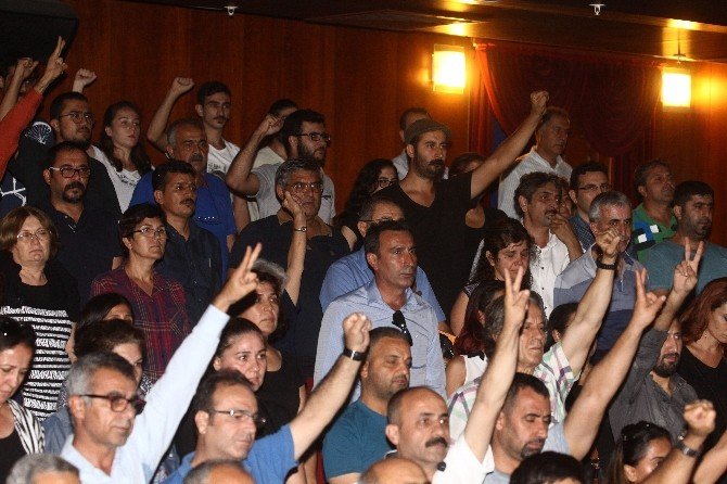 Chp’li Vekil, 10 Ekim Anmasında Protesto Edildi