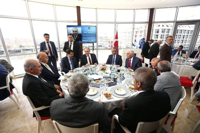 Bakan Faruk Özlü, Başakşehir’de Sanayicilerle Buluştu