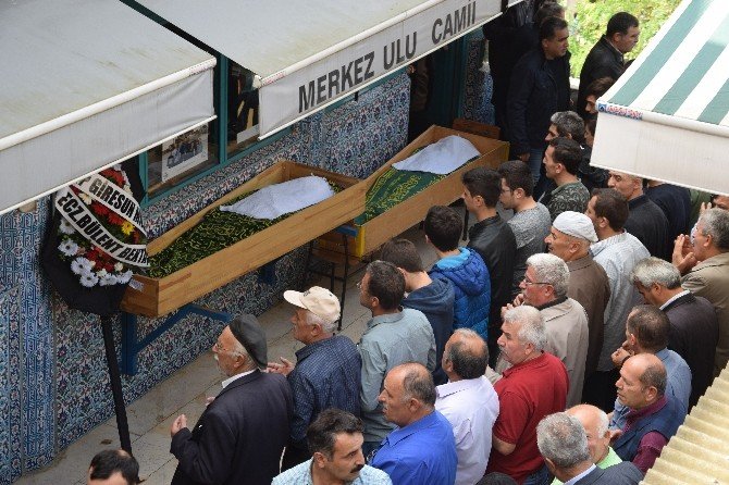 Bir Aile Son Yolculuğuna Uğurlandı