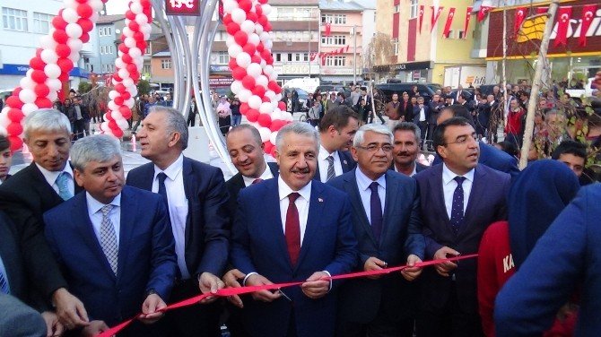 Bakan Arslan, Sarıkamış’ta ‘Demokrasi Meydanı’nın Açılışını Yaptı