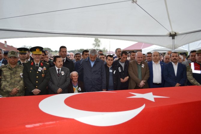 Şehidi Yağmur Altında 5 Bin Kişi Uğurladı