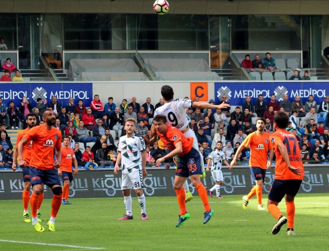 İlk Yarıda Gol Sesi Çıkmadı