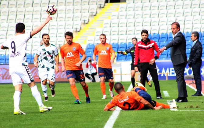 İlk Yarıda Gol Sesi Çıkmadı