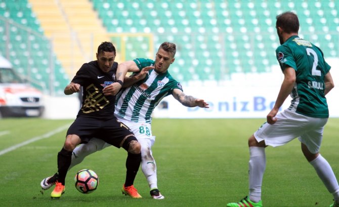 Bursa’da İlk Yarı Golsüz Geçti