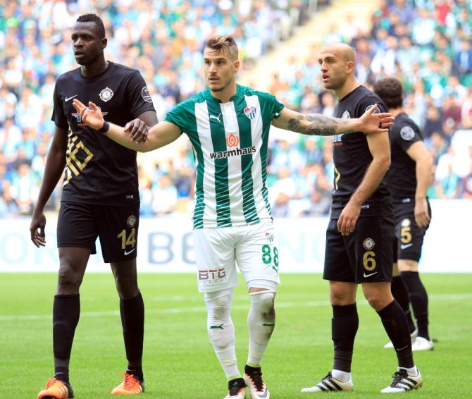Bursa’da İlk Yarı Golsüz Geçti