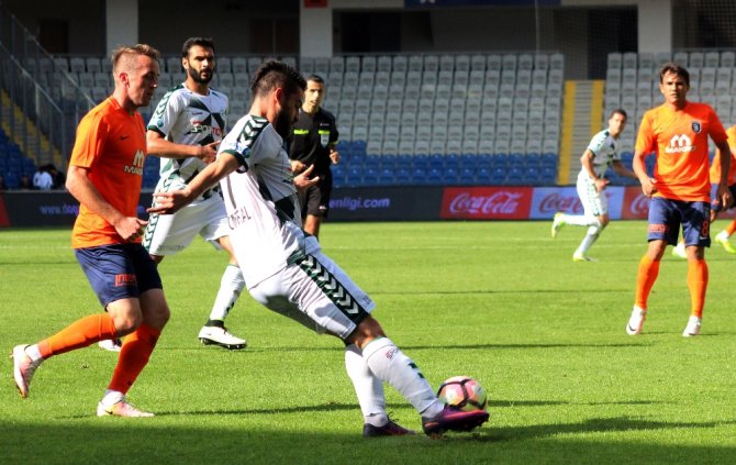 Başakşehir’e Konyaspor Çelmesi