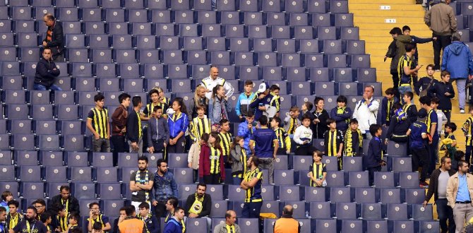 Kadıköy’de ’Yönetim İstifa’ Sesleri