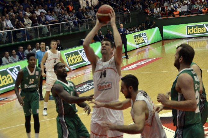 Banvit Evinde Kazandı