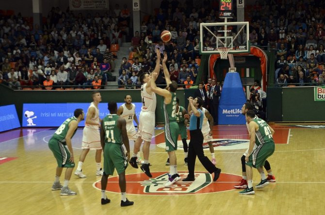 Banvit Evinde Kazandı