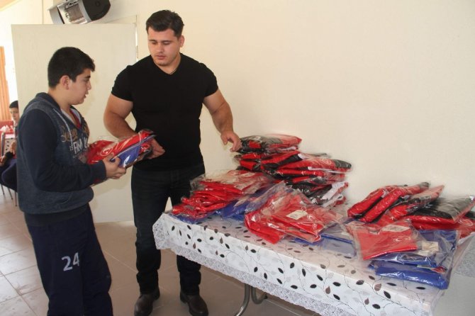 Rıza Kayaalp’ten Örnek Davranış