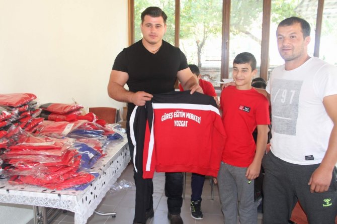Rıza Kayaalp’ten Örnek Davranış