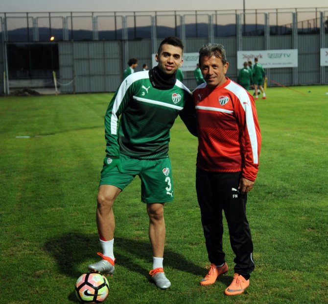 Bursaspor’da Emre Taşdemir Sevinci