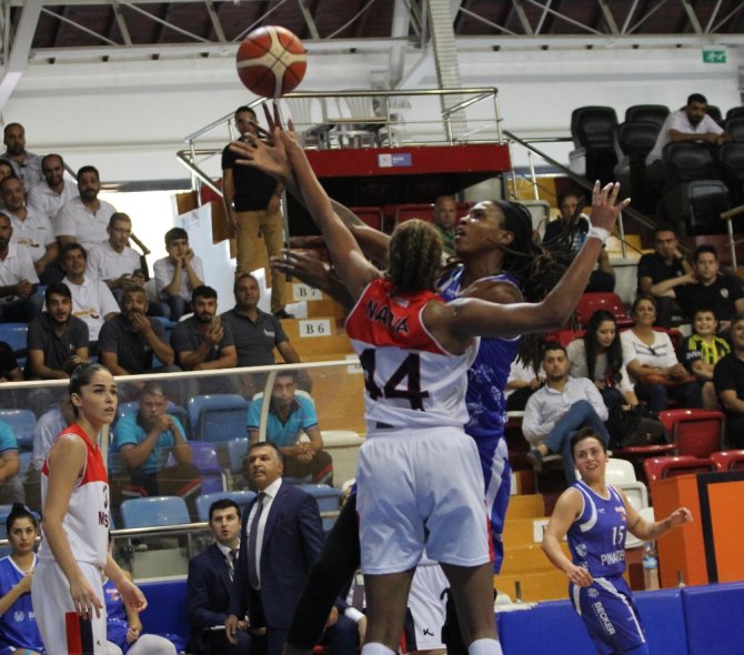 Bornova Beckerspor, 3’de 3 Yaptı