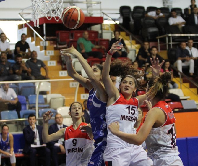 Bornova Beckerspor, 3’de 3 Yaptı