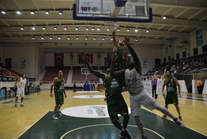 Petkimspor 3. Galibiyetini Aldı