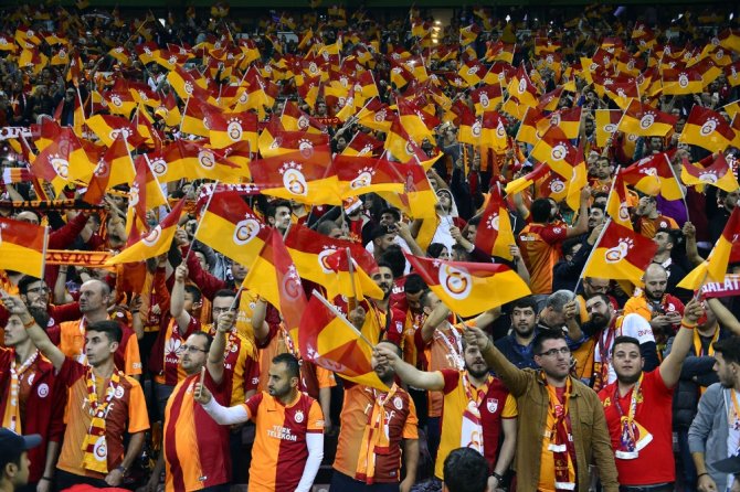 Arena’da Trabzonsporluları Kızdıran Tezahürat!