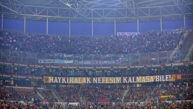 Arena’da Trabzonsporluları Kızdıran Tezahürat!