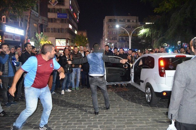 Trabzonspor Galibiyet Sevincini Sokaklarda Kutladı