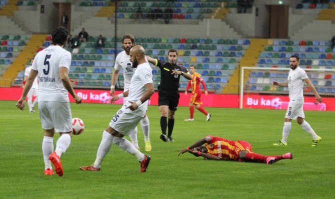 Kayserispor Gruplara Kaldı
