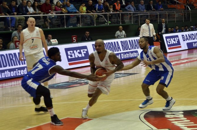 Banvit Evinde Kazandı