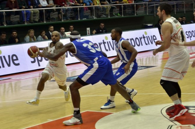 Banvit Evinde Kazandı
