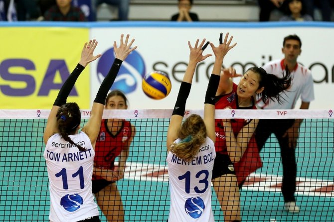 Vakıfbank Galibiyetle Başladı